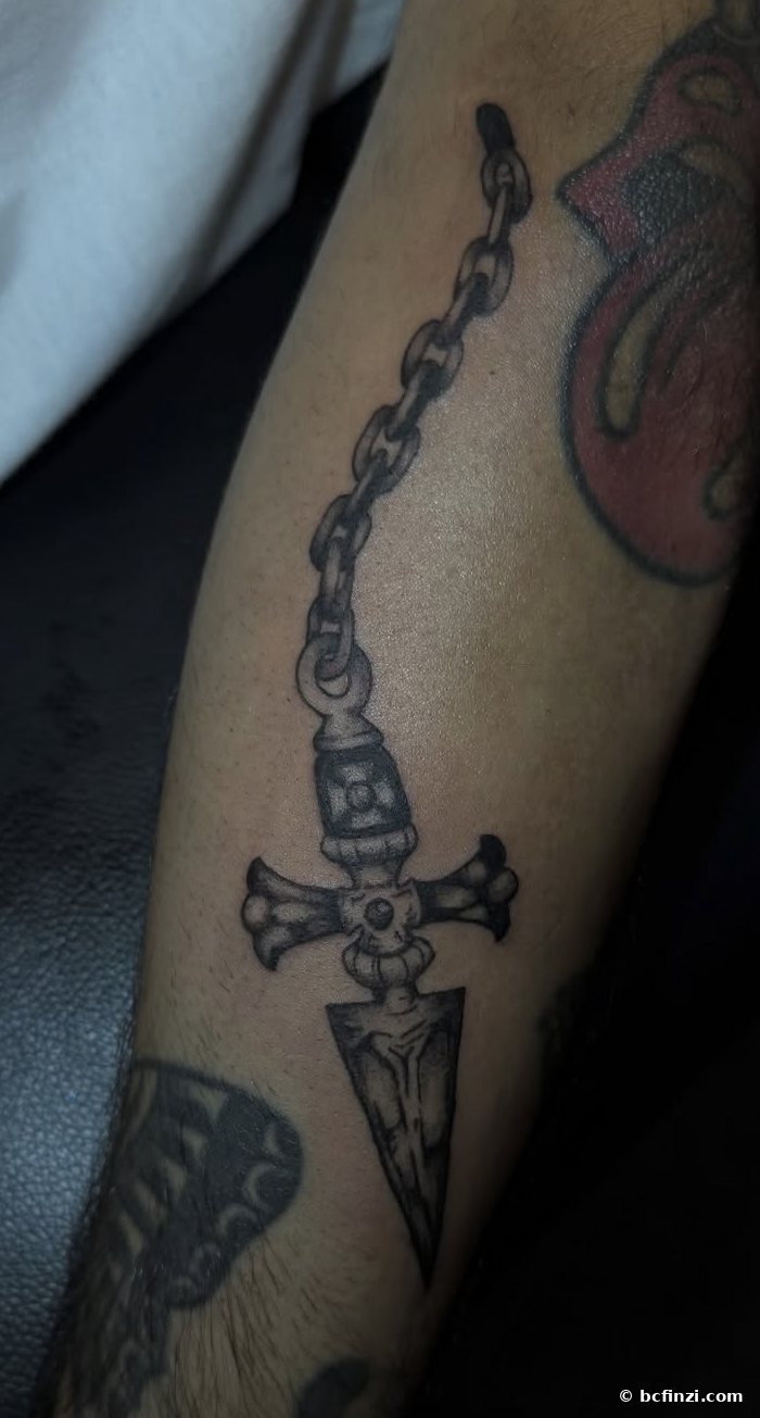 Dagger & chain — illustrative tattoo — by Bianca Finzi, Austin TX