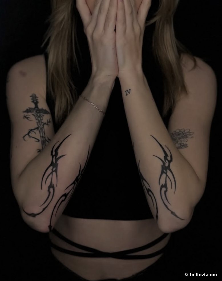 Neo-tribal arms — neo-tribal tattoo — on the arms — by Bianca Finzi, Austin TX (healed)